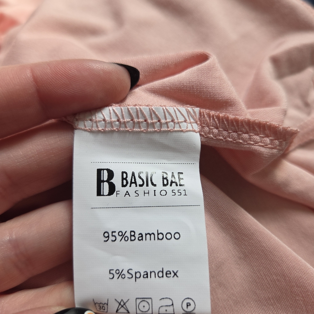 Basic Bae Pink V-Neck T-shirt NWT - Picture 10 of 11